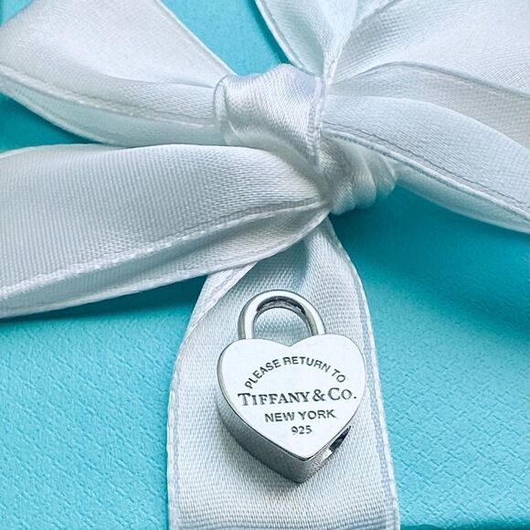 Tiffany & Co. Heart Lock in Silver - Picture 1 of 2
